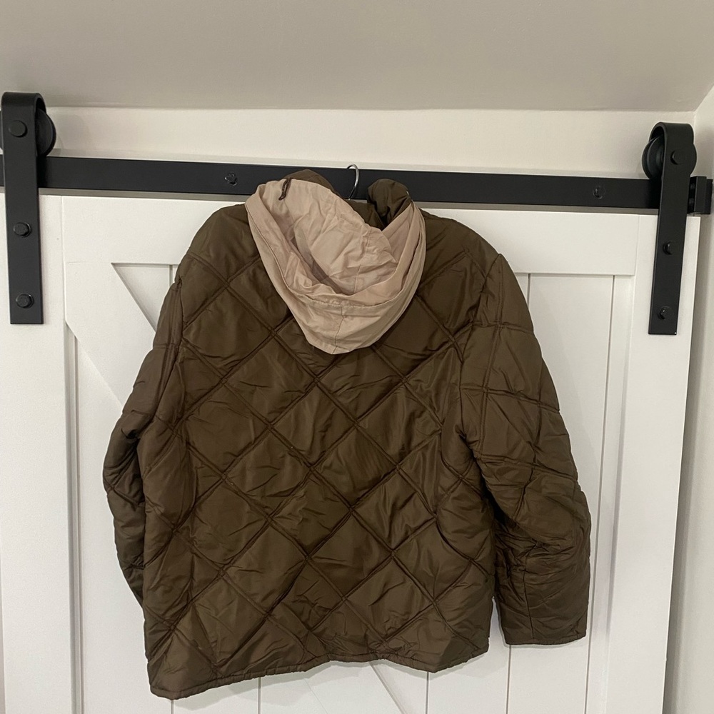 Green Puffer Jacket - Picture 3 of 3